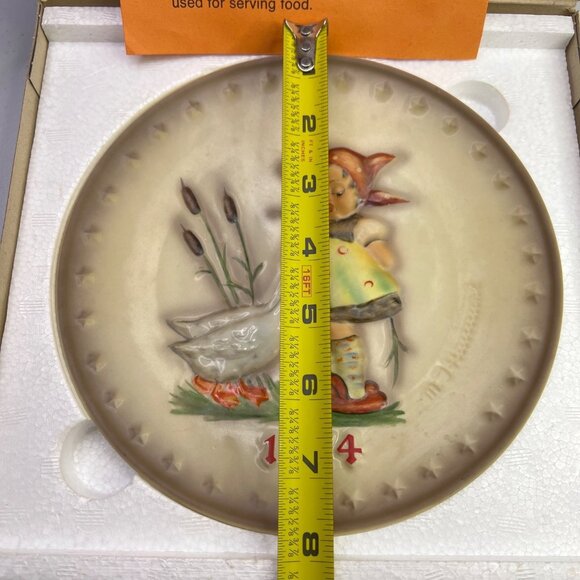 M.J. Hummel 1974 Annual Plate Goose Girl By Goebel 7.5" Decorative Collectible - Picture 4 of 8